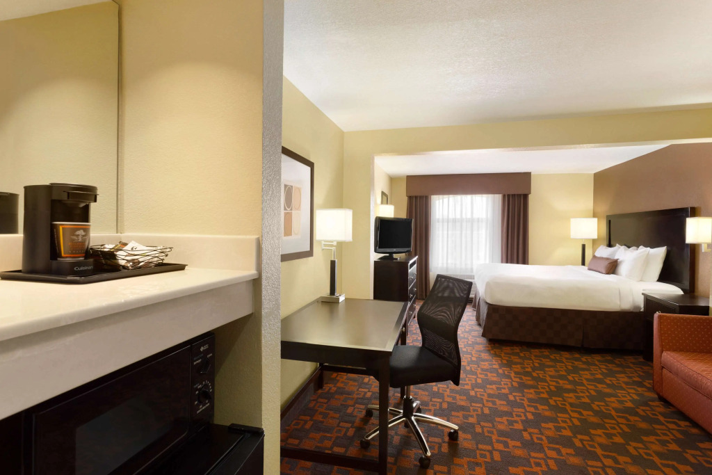 Townhome Inn & Suites by IHG