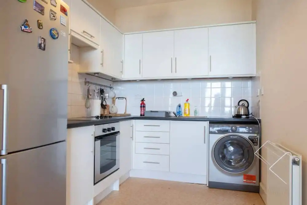 2 Bedroom Flat By The Sea