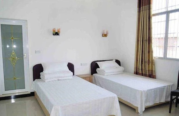 Huayun Hotel