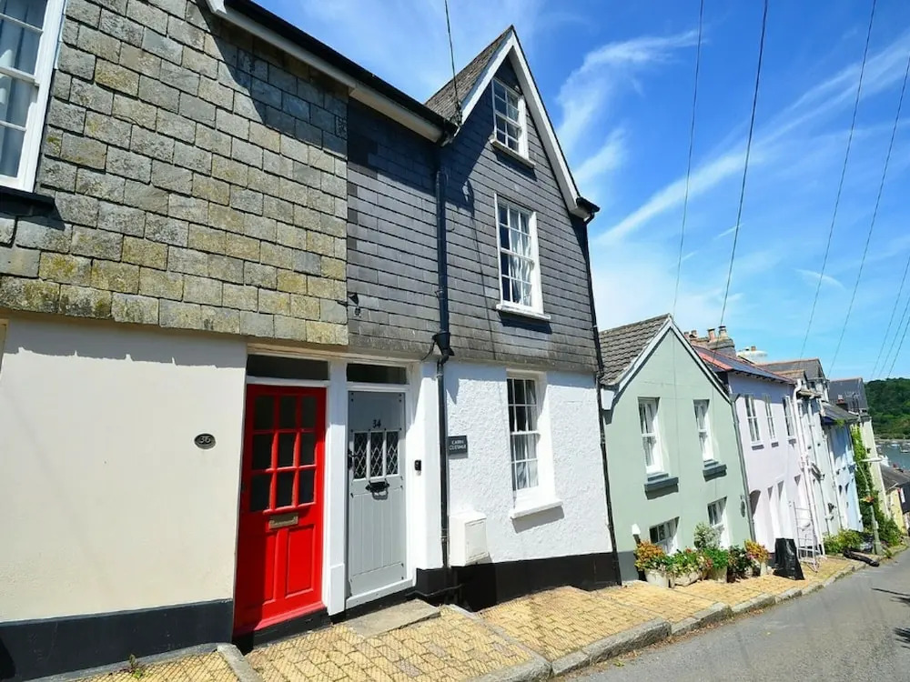 Spacious, Bright Holiday Home With a Superb View of the Hilly Surroundings