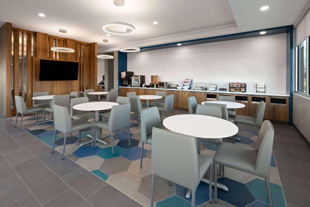 Microtel Inn & Suites by Wyndham Olive Branch
