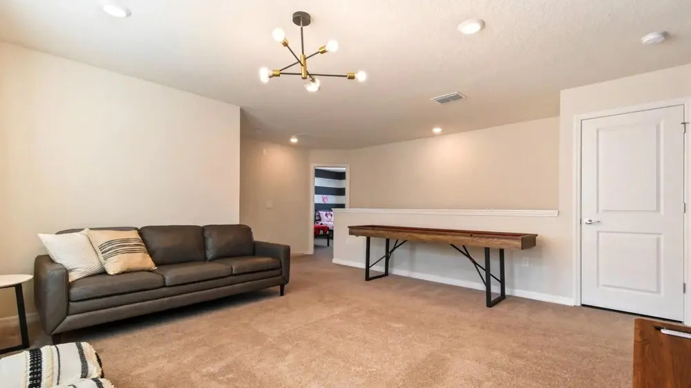 Brand New 5br Home w Pool Near Disney Area, Davenport