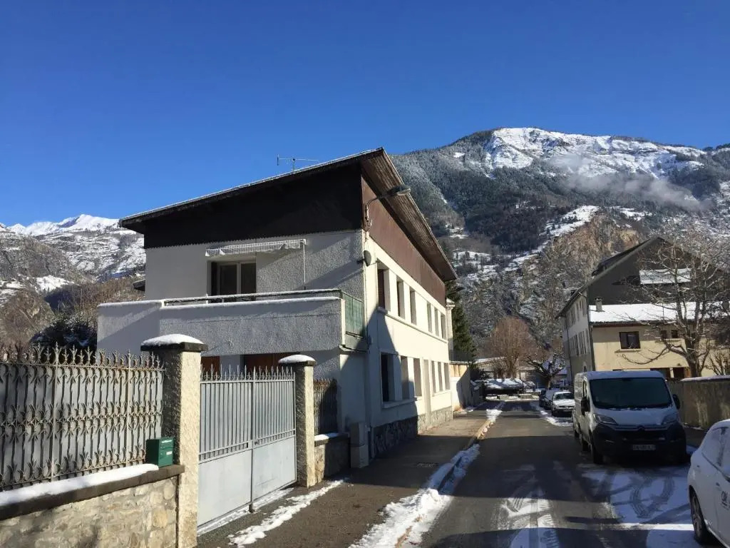 Superbe appartement à Bourg d'Oisans avec terrasse Sud