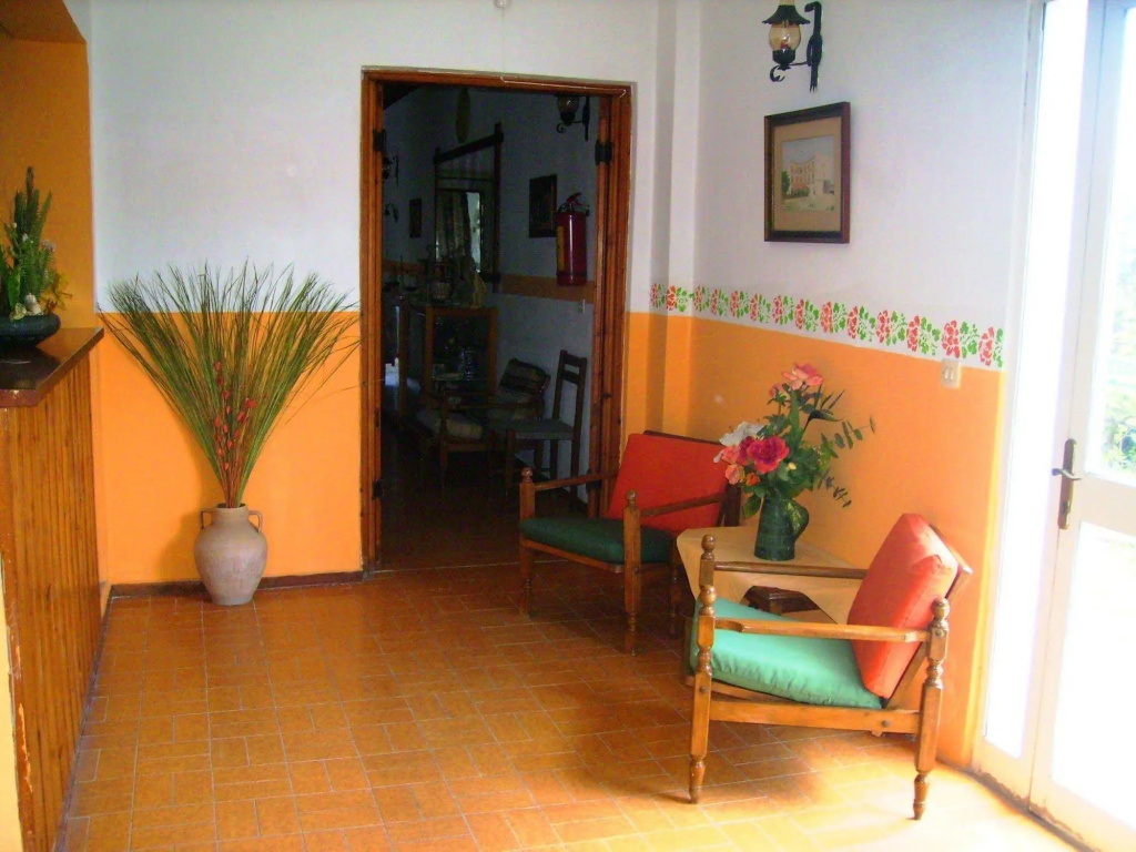Angela Hotel & Apartments