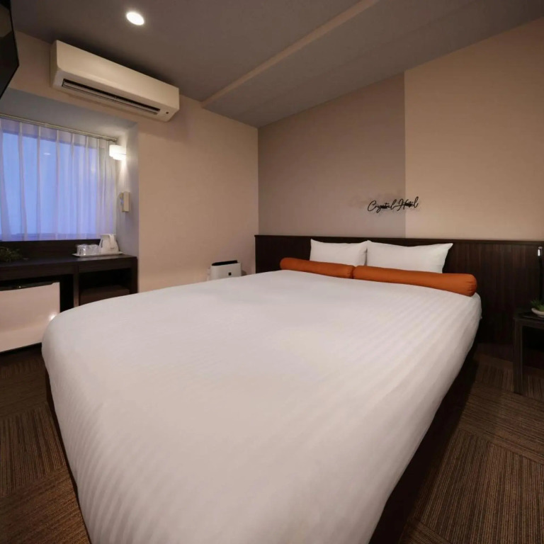 Nipponbashi Crystal Hotel