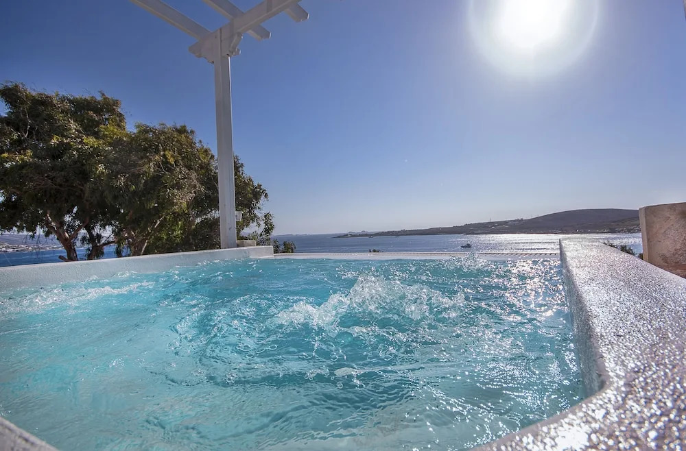 Krios Luxury Suites
