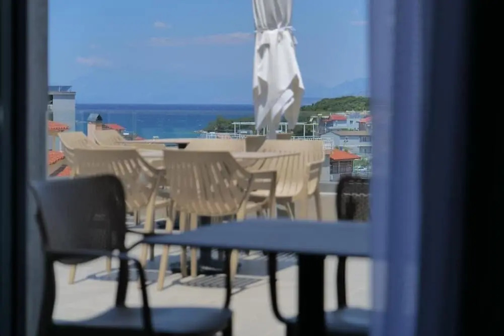 Summer Point Hotel