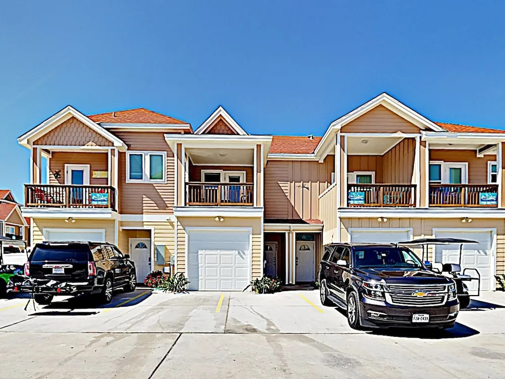 Sandy Retreat - 2 Br Condo