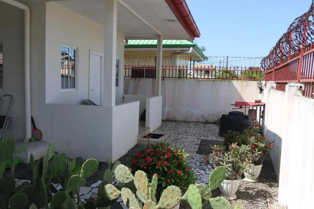 Dubbel woonhuis Selderiestraat Paramaribo