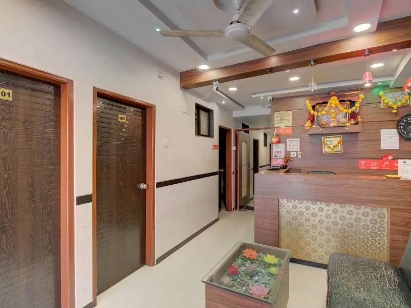OYO 71172 Hotel Sion Residency
