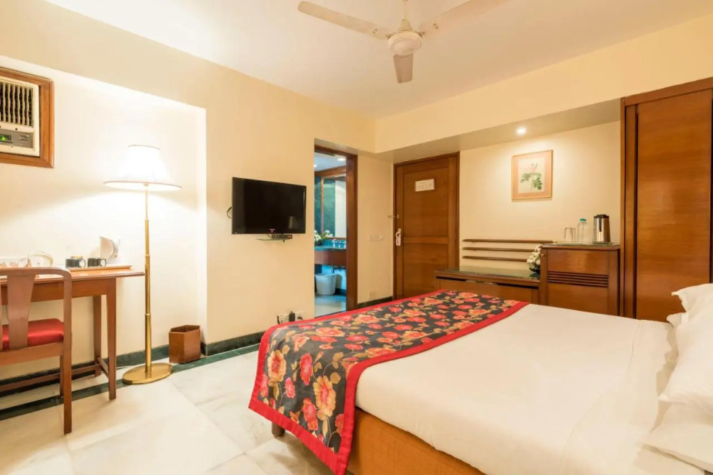 Hotel Parle International