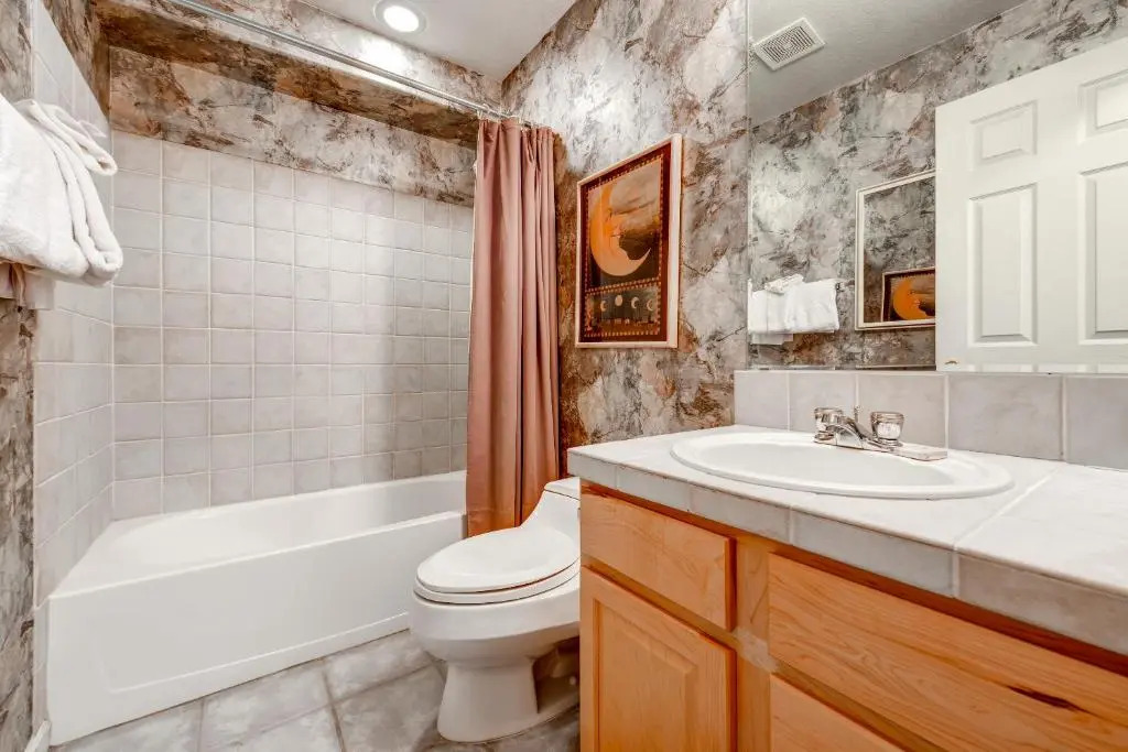 Three-Bedroom Spacious Condo 206 at Bay Club