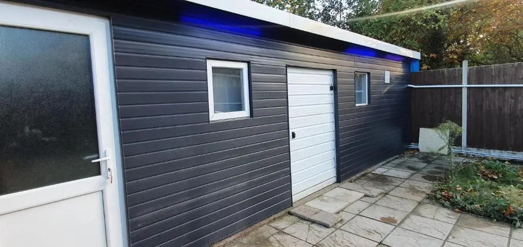 Adorable private suite with hassle-free street parking