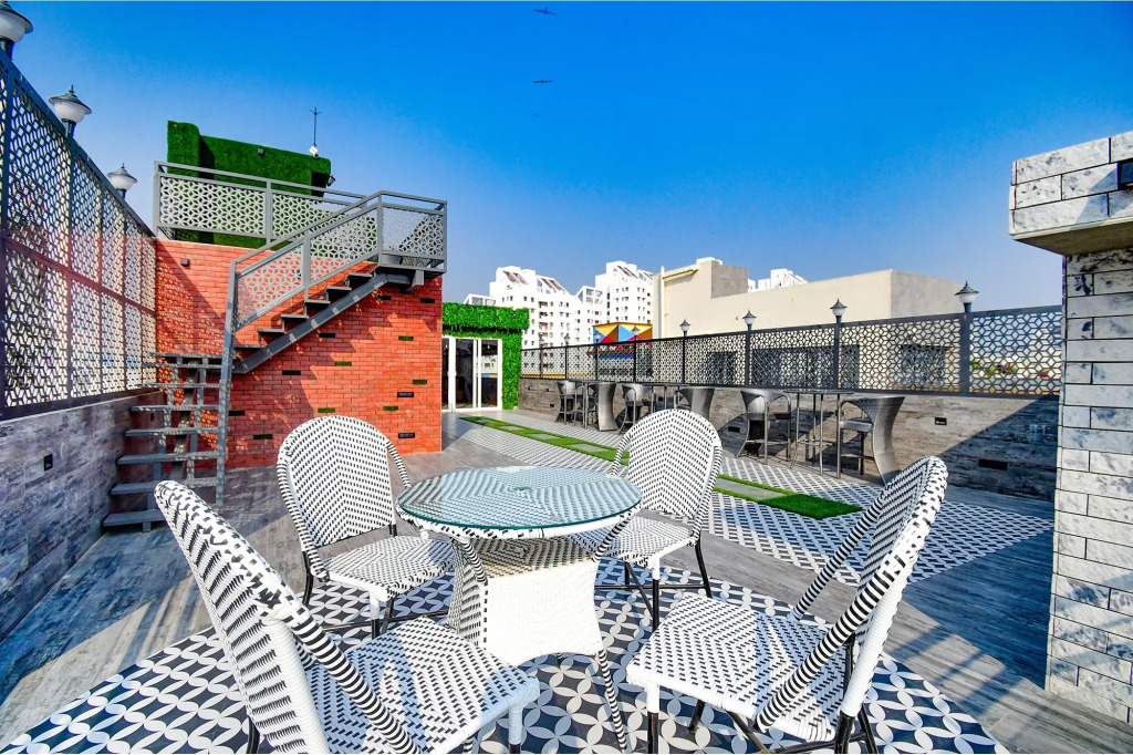 FabHotel Prime Jalsa - Nr Axis Mall