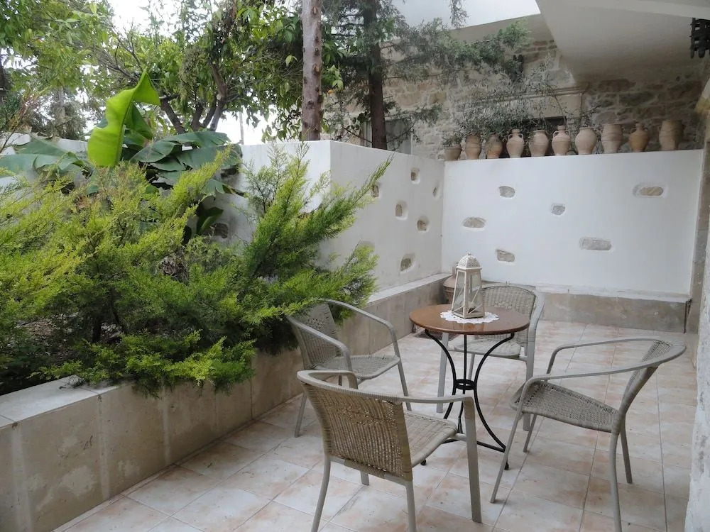 Villa Arokaria