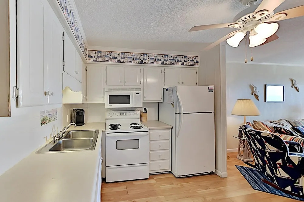 02gapabe 2 Bedroom Condo