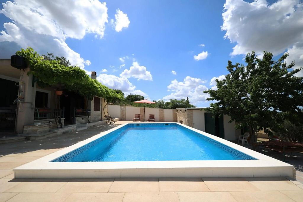 Country House Korlat