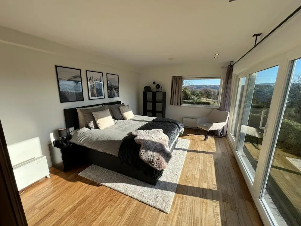 Panoramic villa with private sauna in Erezée