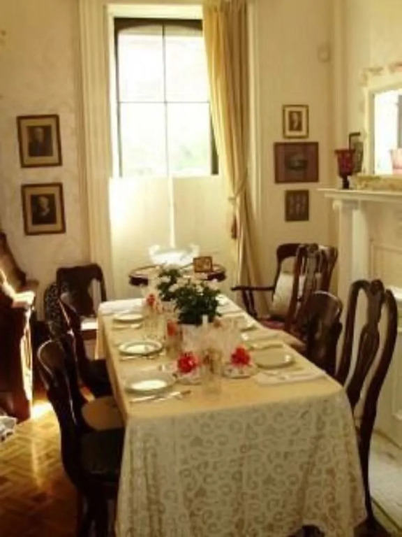 Hillard House Inn