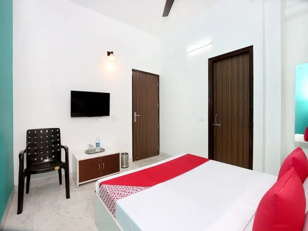 Hotel Riyasat By OYO Rooms