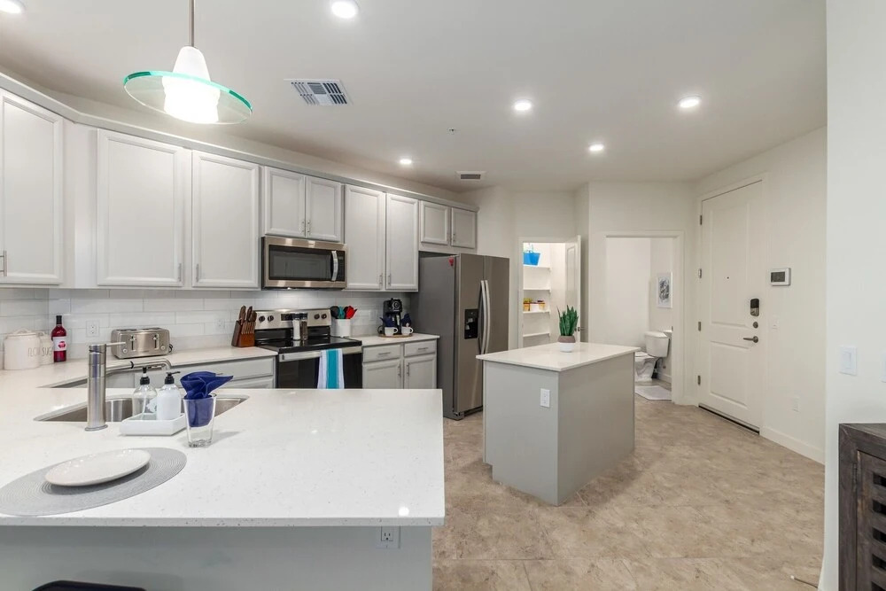 Queen Creek #305 1 Bedroom Condo by Redawning