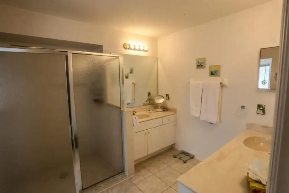 9817 Tonya Ct