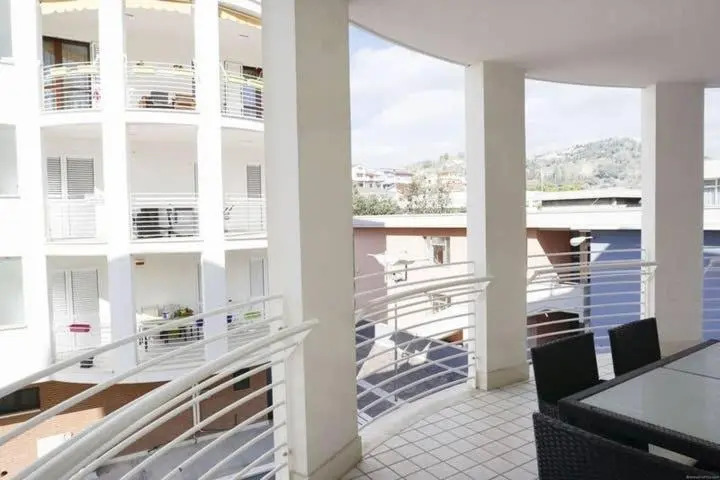 Casa Alice Vicino al Mare con Ampio Balcone