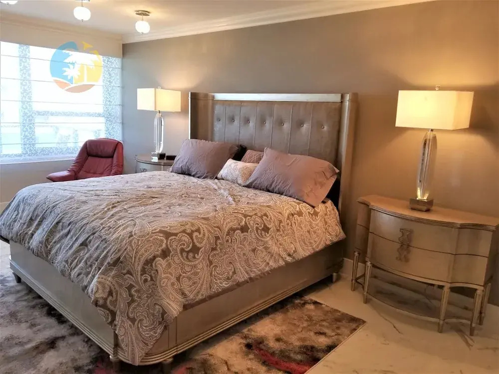 Alexander 1701 2 Bedroom Apts by RedAwning