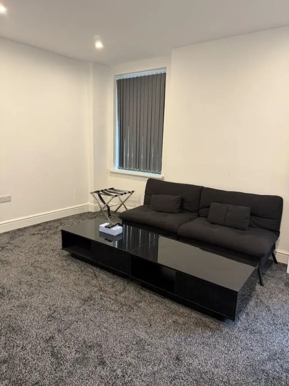 Lutom 2 Bed Flat - 1 With Sofa bed Sleeps 4