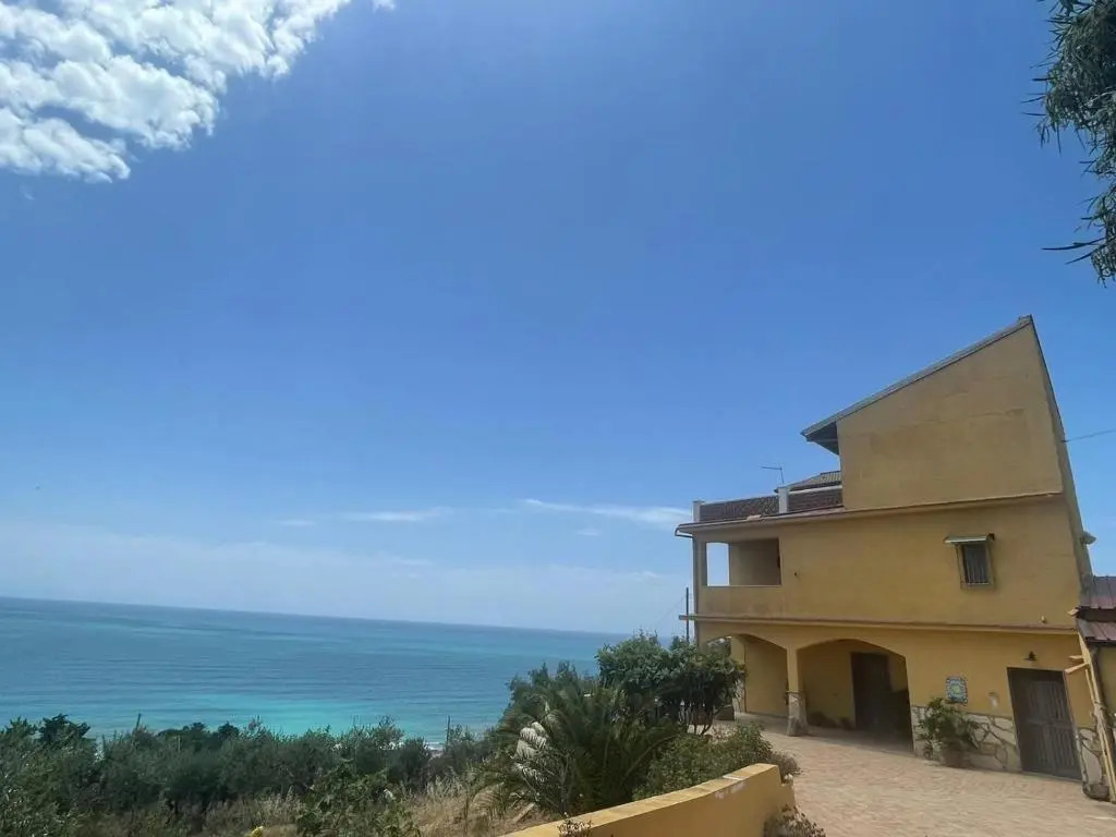 Villa Yellow House