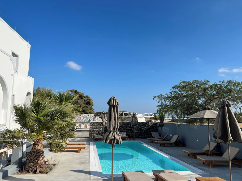 White Lily Suites & Lofts