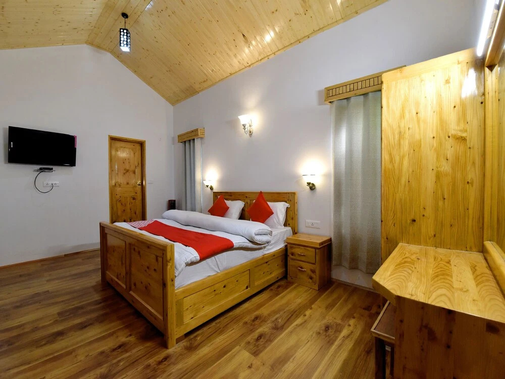 OYO 13351 Home Lavish 2BHK Hadimba Temple