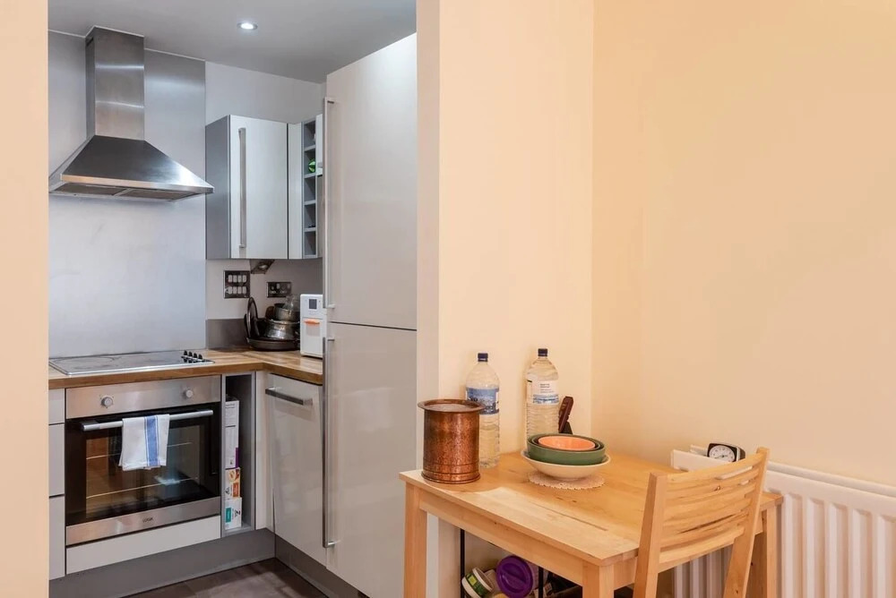 1Br Flat With Balcony And Gym In High Rise Building