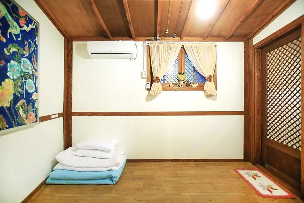 Jeonju Mongyuhwawon Hanok Stay