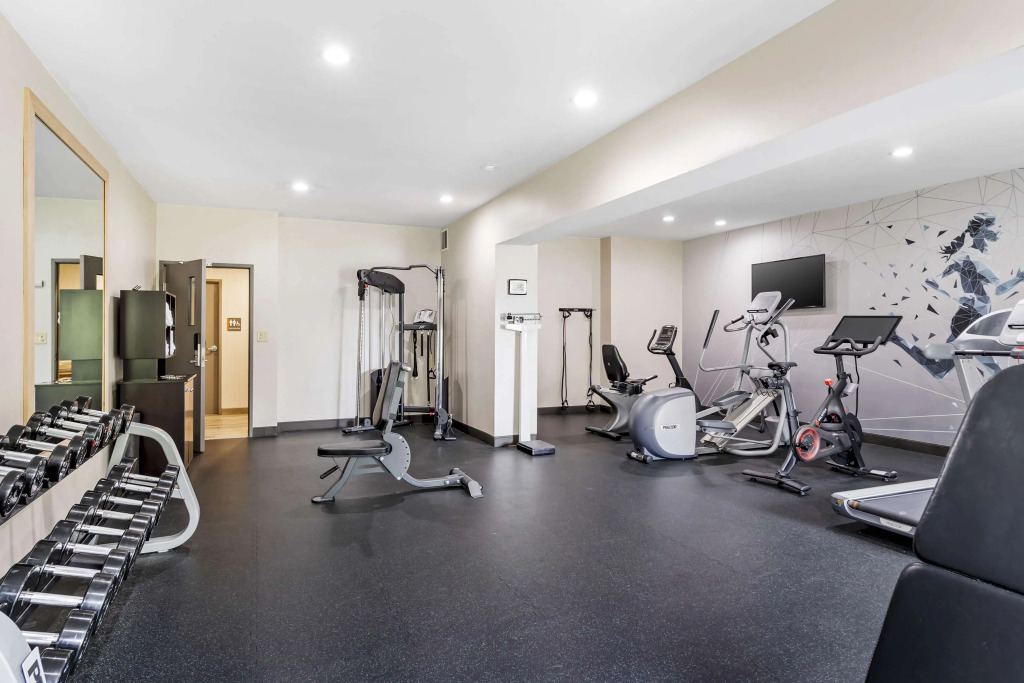 Best Western Plus Bourbonnais Hotel & Suites