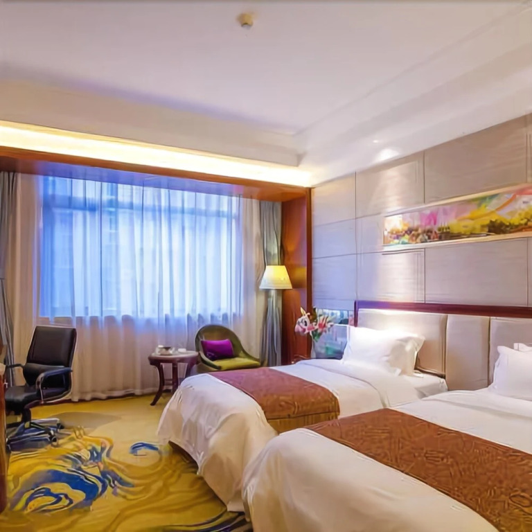 Celebrity City Hotel
