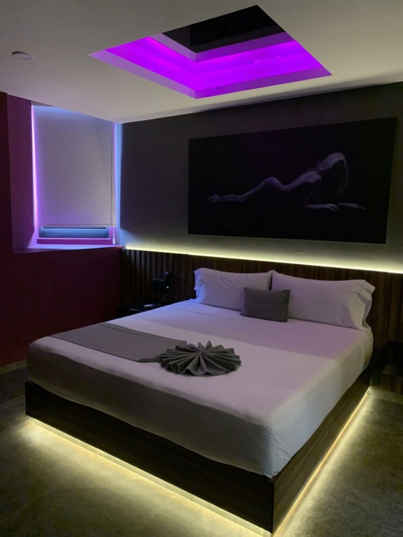 Roxy Motel