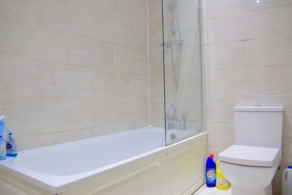 Minimalist Flat in Trendy Brixton