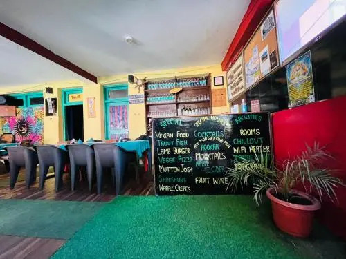 Non Stop Cafe Hostel & Stay