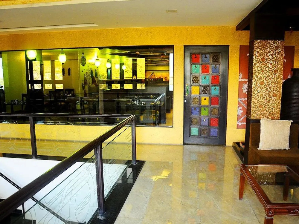 Hotel Ashray