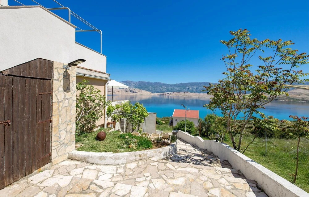 Nice Apartment in Bosana With Wifi and 1 Bedrooms