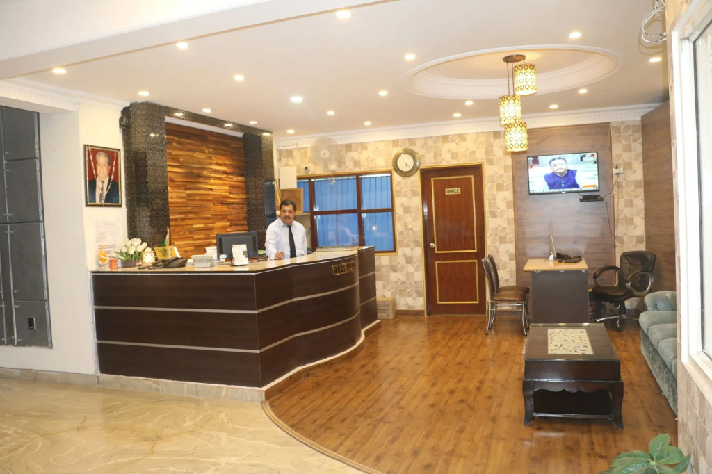 Hotel Kashish Plaza