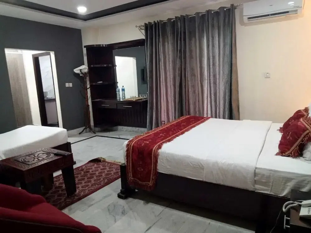 Babar Khan Hotel