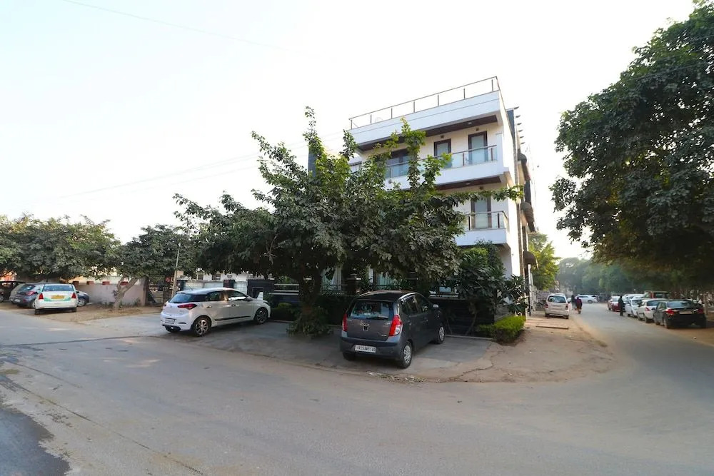 OYO 26915 Hotel North East Residency