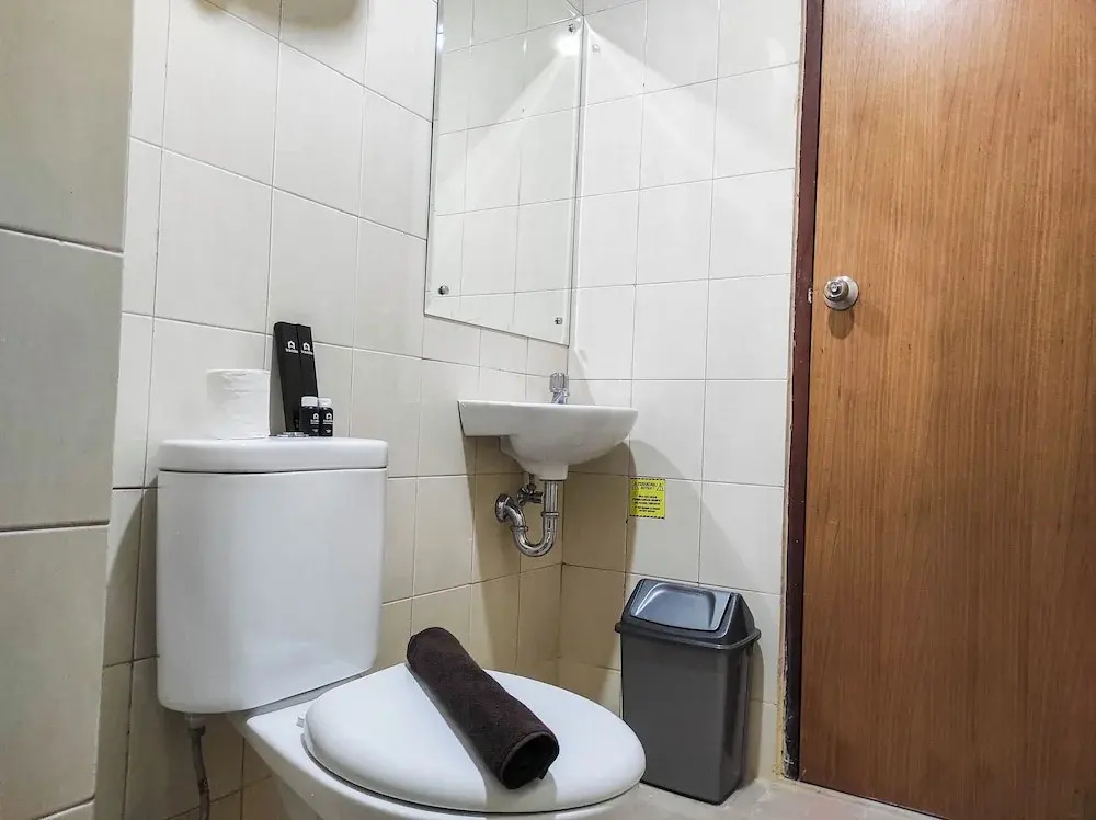 Luxurious 1BR at Vida View Makassar Apartment By Travelio