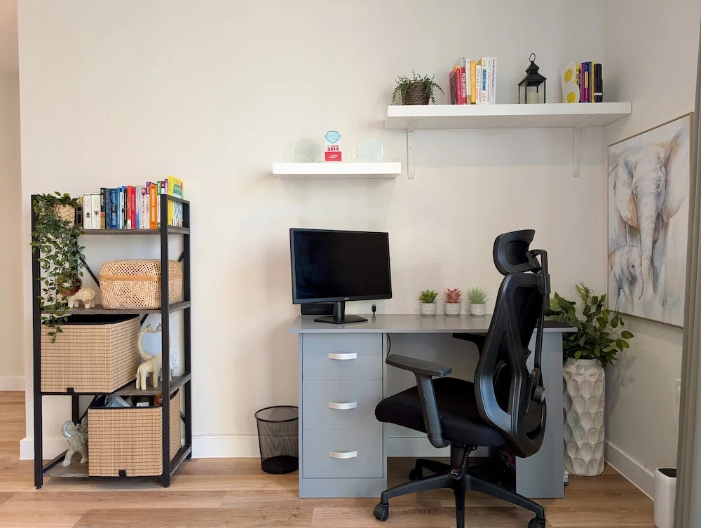 Amazing Flat With Free Parking and Balcony