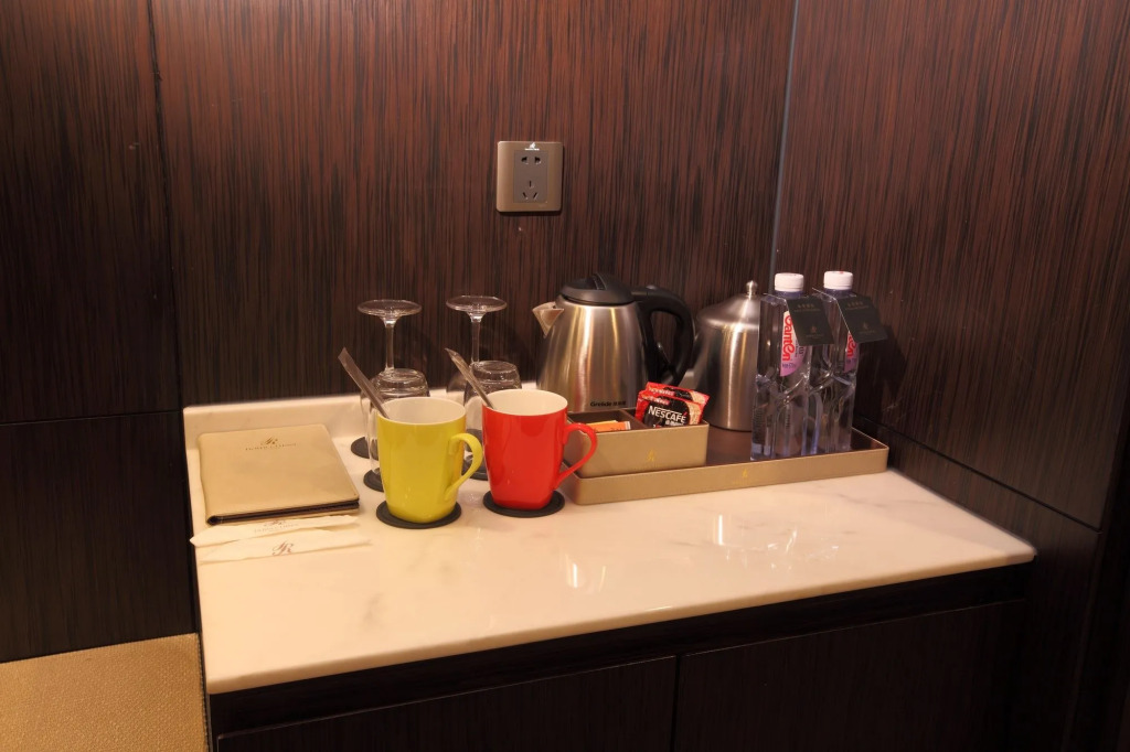 DeRUCCI Hotel