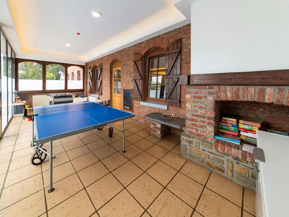Former Hotel with Swimming Pool, Hot Tub, Sauna for Family Groups