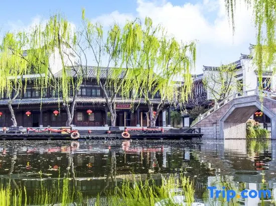 Oriental Water View Garden Hotel