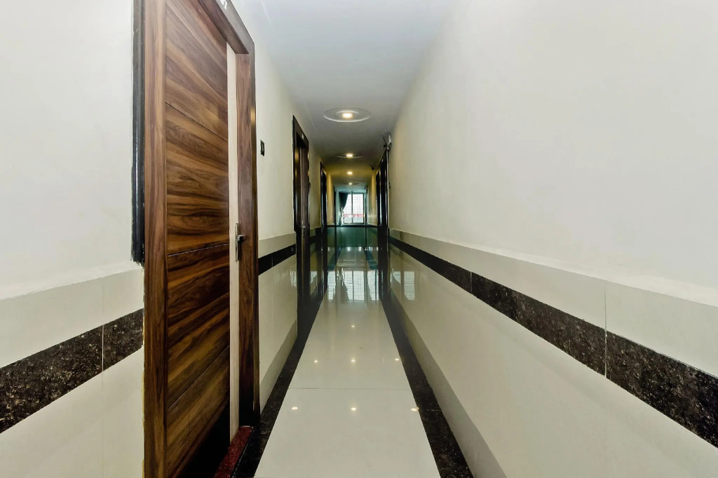 OYO 23656 Parimeet Hotel